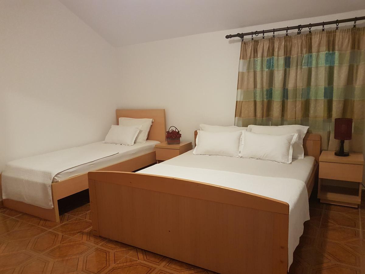 Apartments And Rooms Lijesevic Будва Екстер'єр фото